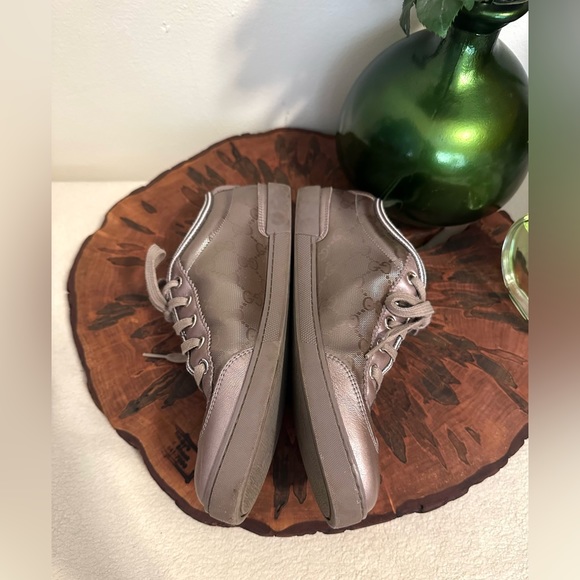 AUTH Gucci Women’s Leather sneakers Size EU 37 EUC - Picture 2 of 7